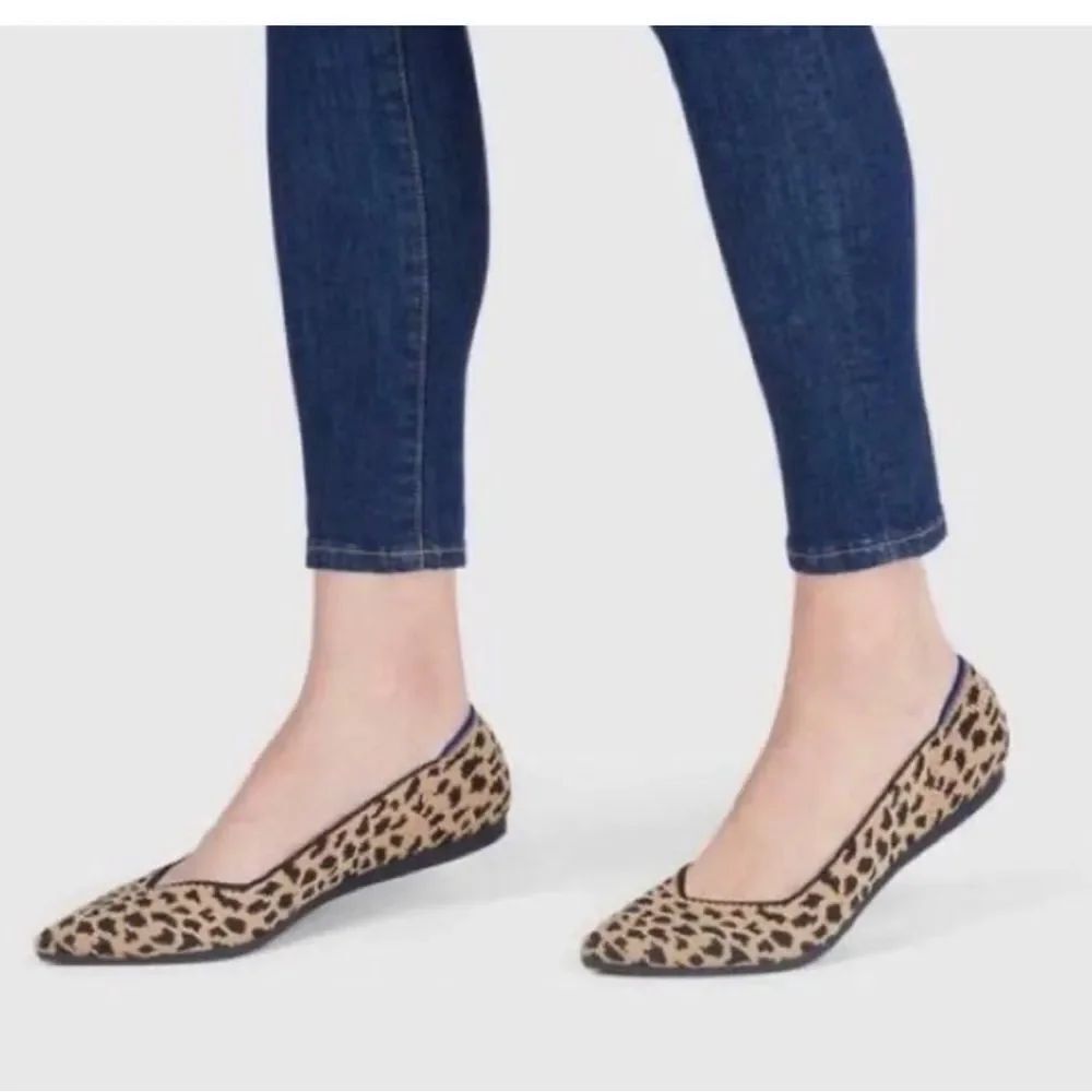 Rothy's The Point ballet flats in a tan and black leopard print size 9.